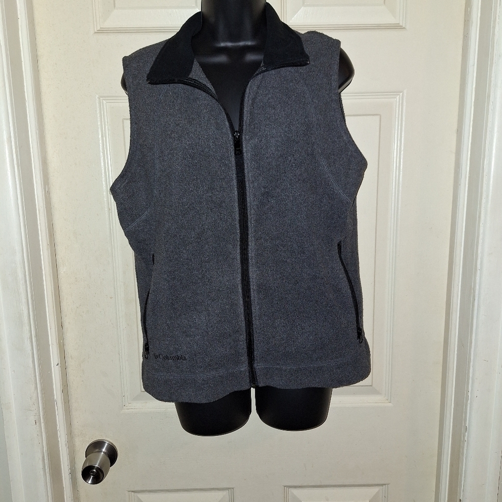 Columbia zip up vest size medium